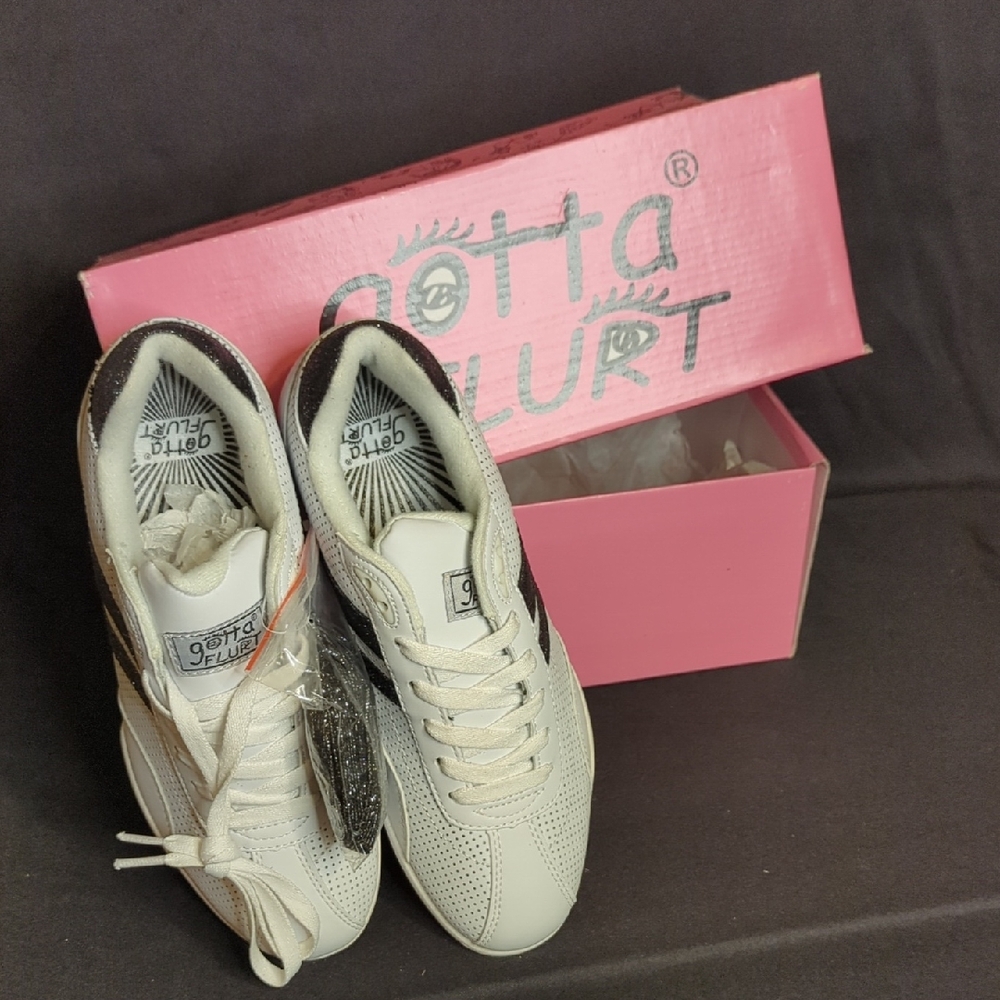 Gotta Flurt Women's White and Black Sneakers